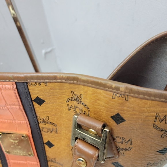 100% Authentic MCM CONGNAC shopper tote - Picture 3 of 16